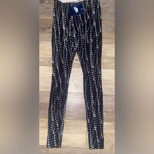 Nike Womens XS Black and White Patterned Leggings-NWT
